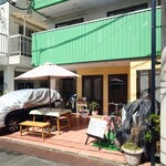 シャンティ - 住宅街にポツンと現れるお店。