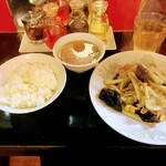 上海チキン 大塚 小閣樓 - 豚肉と木耳の玉子炒め