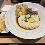 難波千日前 釜たけうどん 八重洲北口店 - 