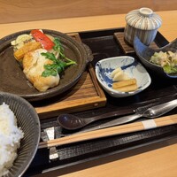 日比谷 蟹みつ - たらば蟹のステーキ御膳