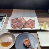 焼肉うしごろ 新宿三丁目店 - 