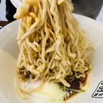麺屋 翔 - 油そば特盛の麺リフト