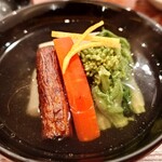 鮨 実紀 - 野菜すまし汁（えびいも、かぶら、菜の花、新ごぼう、金時人参、柚子皮）