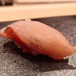 鮨 実紀 - 金目鯛（炭で皮の部分を焼いていた）