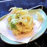 エリエールゴルフクラブ - そら豆としらすのかき揚げ