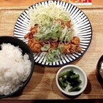 大衆食堂 てんぐ大ホール - 鶏の黄金唐揚げゴマねぎポン酢定食