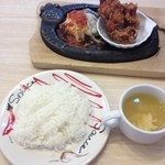 トマト＆オニオン - 日替わりハンバーグランチ
チーズハンバーグと唐揚げ
サラダバー付きで¥999