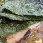 中華そば専門 とんちぼ - 海苔も大きいです。