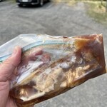 中華そば専門 とんちぼ - 豚バラを手土産に頂きました。tablecheck予約の
      
      代わりですね。有り難く頂きます！