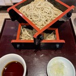 鵠沼海岸 蕎麦兄 - せいろ蕎麦（980円）。