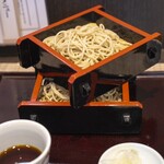 鵠沼海岸 蕎麦兄 - せいろ蕎麦（980円）。