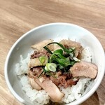 自家製麺250 - 鶏&豚のチャーめし（塩だれ）