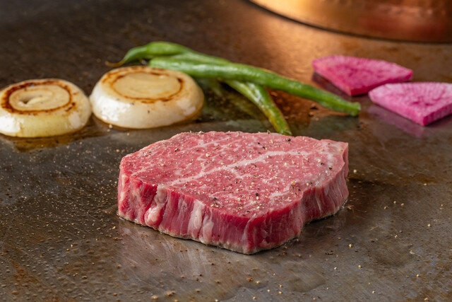 鉄板 BANANA STEAK （バナナステーキ）のご予約 - 渋谷/ステーキ