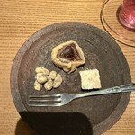 京 静華 - ロバが転がっていると言う名の餅菓子など