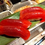 野毛 かど平 - マグロ赤身、今夜は静岡沼津の釣りマグロ