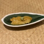 天婦羅くすのき - 雲丹。素材を確かめるため、まずは生で