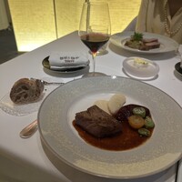 ベージュ アラン・デュカス 東京 - 