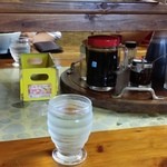 中華そば 麺や食堂 - テーブルセット