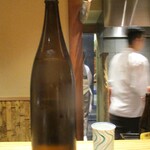 京味 もと井 - ばっ酒 純米吟醸（ラベルなし）： 香り良く醸造香も感じられる美味しい冷酒。 KK六花酒造　青森県弘前市　アルコール分16度 。