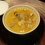 京味 もと井 - 先付 ：アワビ茸、干しアワビ、粟麩、もち麦を使った “鮑の茶碗蒸し” です。