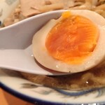 ケンチャンラーメン - 煮卵クンハーフ