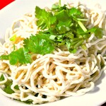 富安茶楼 - 豆腐干絲（干し豆腐とパクチーの和え物）