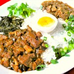 富安茶楼 - 滷肉飯（ルーローハン）（中サイズ／南北２種盛り）