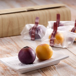 由布院 鞠智 - 料理写真:【カフェ】【菓子舗】ひとつひとつ手づくりで作ったスイートポテト。カフェはもちろん、併設のお土産屋でも販売。