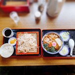 巴屋 - ◆きのこそば 900円
      ◆もりそば 550円
      ◆半ライス 200円
      ※税込