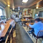 巴屋 - 内観(入口から)