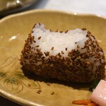 香炉 - 国産ごまおにぎり