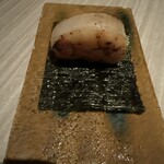 旬喰い 右近 - 平貝の海苔巻