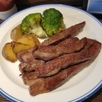 CHILLAX BURGERS&WINE - フランクステーキ