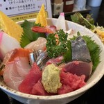 旬菜魚 いなだ - 特上海鮮丼