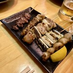 本通 地鶏 居酒屋 作 - 