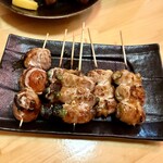 本通 地鶏 居酒屋 作 - 