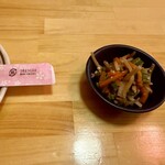 本通 地鶏 居酒屋 作 - 