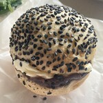 ラ・スピガ - あんバター、黒胡麻の風味もバッチリ