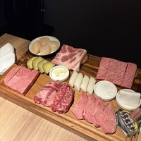 やきにくグレート 神田店 - 本日のお肉　タンが厚切り