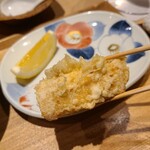 日本橋 蕎ノ字 - ⑱蝦夷馬糞雲丹(北海道産)【塩】
                                プレーンな蝦夷馬糞雲丹の天麩羅は初めて
                                旨みと甘みが引き出されて凄い、香りも良い
                                一流鮨屋さんレベルの雲丹じゃないと臭みや雑味なども増幅されそう