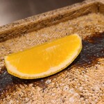 日本橋 蕎ノ字 - ㉕完熟檸檬(静岡県産)
      完熟檸檬は爽やかな甘みと酸味があるので、噛りつけるんですよねー
      檸檬には人一倍うるさい私ですが、納得の極上な檸檬でした