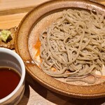 日本橋 蕎ノ字 - ㉗せいろ蕎麦《9割蕎麦、静岡県在来種》
                                香りも良く、ハリもコシもあり喉越しも良い
                                やっぱり蕎麦は関東が断然美味しいと思う