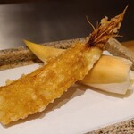 日本橋 蕎ノ字 - ⑲白子筍(京都府山科産)【塩】&【天つゆ】
                                軟らかな白筍、穏やかな甘みがとても良い
                                無言で噛りついてしまう
                                もう一つ食べたいくらい好き