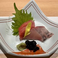 鮨やすぞう。 - 刺身（中トロ、ぶり、海苔醤油）