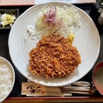 まるいち亭 - 料理写真:ジャンボメンチカツ