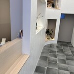 たかむら別邸やまじん - 奥がレストランやまじん