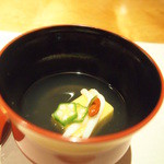 Tama no Yu - お椀：玉蜀黍豆腐　白魚・オクラ・クコの実・青柚子