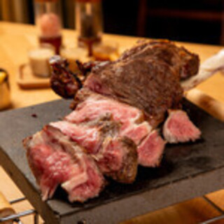 他では食べられない！豪快に焼き上げたトマホークを是非♪