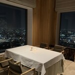 タワーズレストラン クーカーニョ - 日が暮れると渋谷の夜景が一望