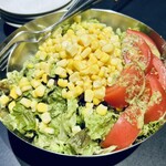焼肉の店 秀 - トマトとコーンのサラダ